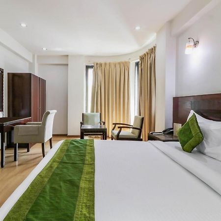 Treebo Trend Hotel Parker Ahmedabad Exterior photo