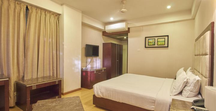 Treebo Trend Hotel Parker Ahmedabad Exterior photo