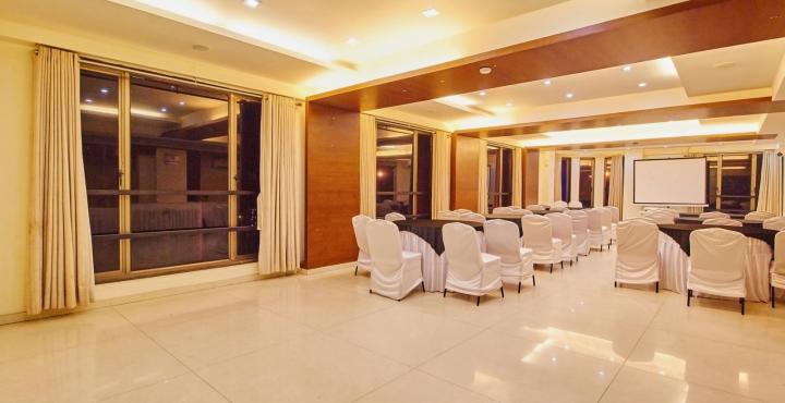 Treebo Trend Hotel Parker Ahmedabad Exterior photo
