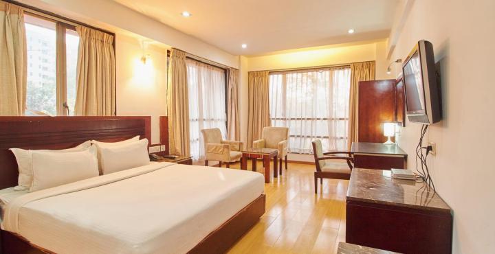 Treebo Trend Hotel Parker Ahmedabad Exterior photo