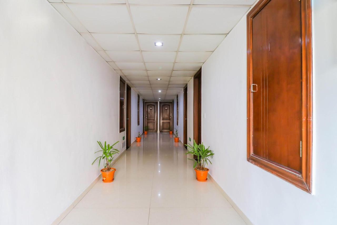 Treebo Trend Hotel Parker Ahmedabad Exterior photo