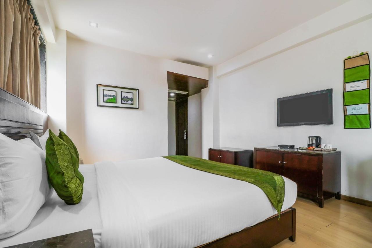 Treebo Trend Hotel Parker Ahmedabad Exterior photo